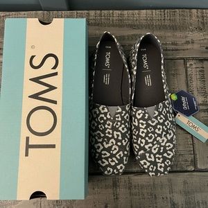 TOMS Alpargata Grey Painted Leopard Print Sz 8.5 NWT